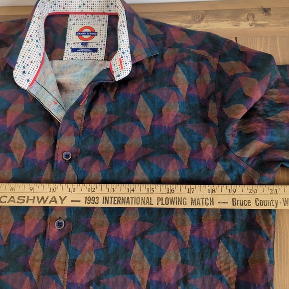 Jermyn & Bond Men’s Button Down Flip Cuff Geometric Print Shirt - Picture 8 of 13